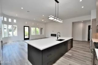 Photo #4: 6878328 Listing 