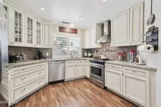 Photo #6: 6878335 Listing