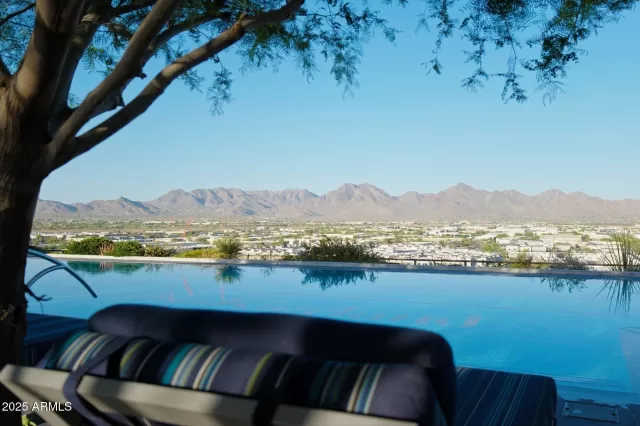 MLS: 6878561 Condo For Sale