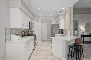 Photo #5: 6878643 Listing 