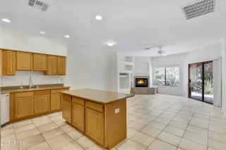 Photo #5: 6878734 Listing