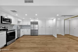 Photo #4: 6878807 Listing 