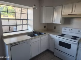 Photo #4: 6878917 Listing