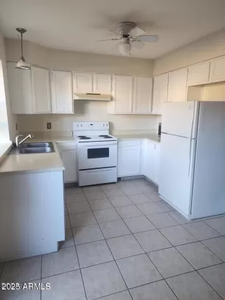 Photo #5: 6878917 Listing