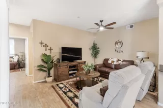 Photo #6: 6878919 Listing 