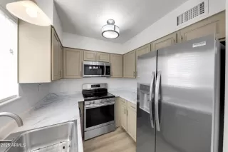 Photo #1: 6878956 Listing 