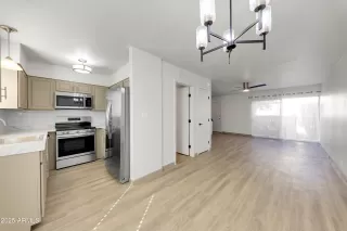 Photo #2: 6878956 Listing 