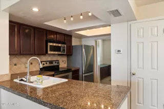 Photo #6: 6879105 Listing 