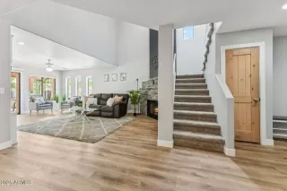 Photo #5: 6879228 Listing