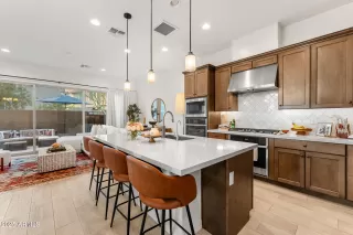 Photo #1: 6879366 Listing