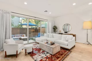 Photo #2: 6879366 Listing