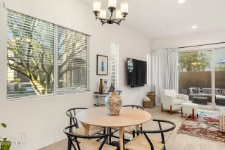 Photo #3: 6879366 Listing