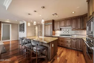 Photo #6: 6879631 Listing 