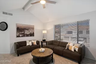 Photo #2: 6879682 Listing 