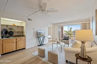 Photo #5: 6879712 Listing 