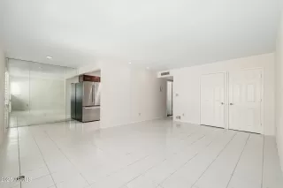 Photo #3: 6879877 Listing