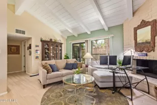 Photo #4: 6879939 Listing