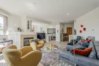 Photo #3: 6879955 Listing