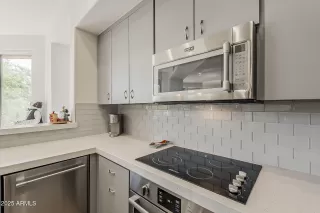 Photo #6: 6879955 Listing