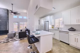 Photo #3: 6880170 Listing