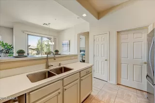 Photo #5: 6880268 Listing 