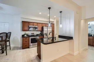 Photo #5: 6880291 Listing