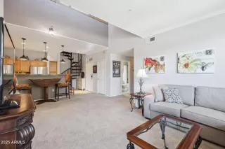 Photo #3: 6880411 Listing