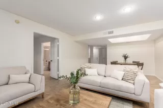 Photo #5: 6880638 Listing