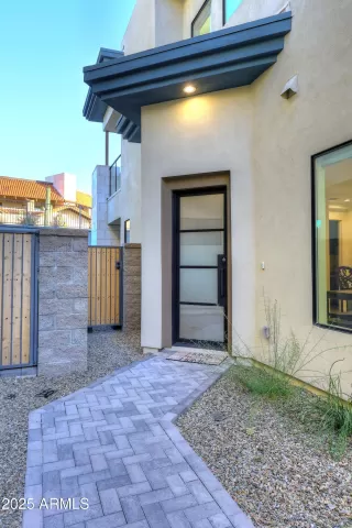 Photo #3: 6880759 Listing