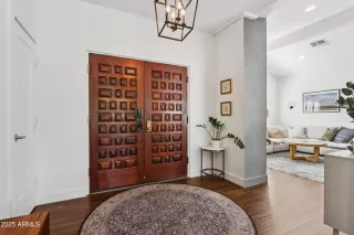 Photo #1: 6880902 Listing