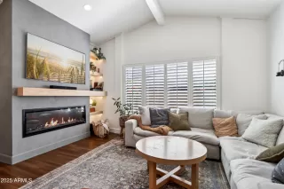 Photo #3: 6880902 Listing