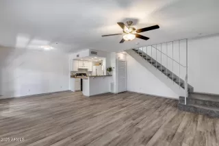 Photo #5: 6880926 Listing