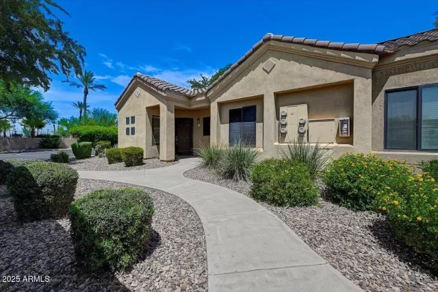 MLS: 6880973 Condo For Sale