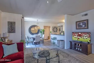 Photo #4: 6881033 Listing 