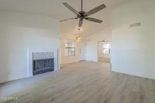 Photo #4: 6881365 Listing