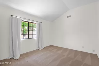 Photo #5: 6881391 Listing 