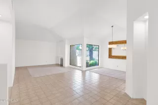 Photo #6: 6881391 Listing 