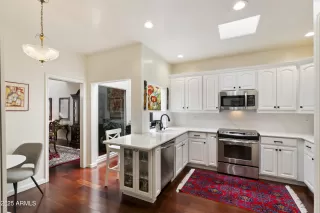 Photo #6: 6881741 Listing 