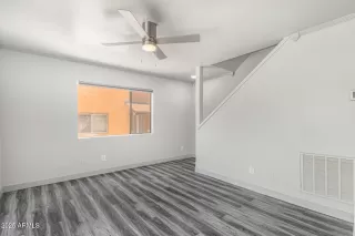 Photo #6: 6881769 Listing