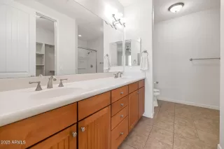 Photo #5: 6882128 Listing 