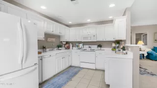 Photo #6: 6882137 Listing 