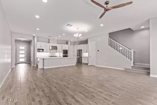 Photo #6: 6882632 Listing