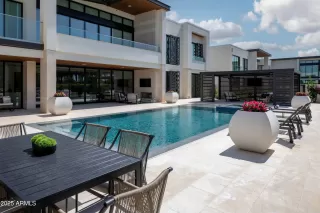 Photo #2: 6882862 Listing