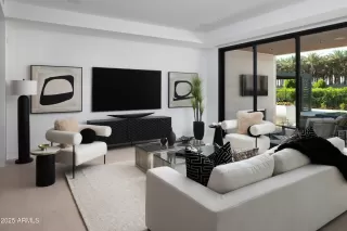 Photo #5: 6882862 Listing