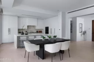 Photo #6: 6882862 Listing