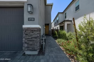 Photo #6: 6882977 Listing 