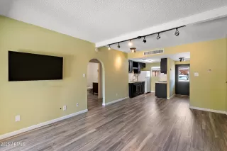 Photo #1: 6883083 Listing