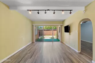 Photo #2: 6883083 Listing