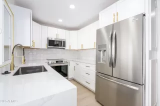 More Details about MLS # 6883399 : 8341 E KEIM DRIVE
