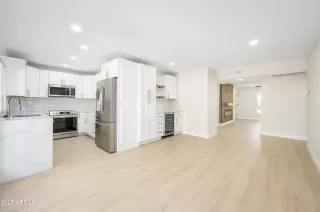 Photo #5: 6883399 Listing